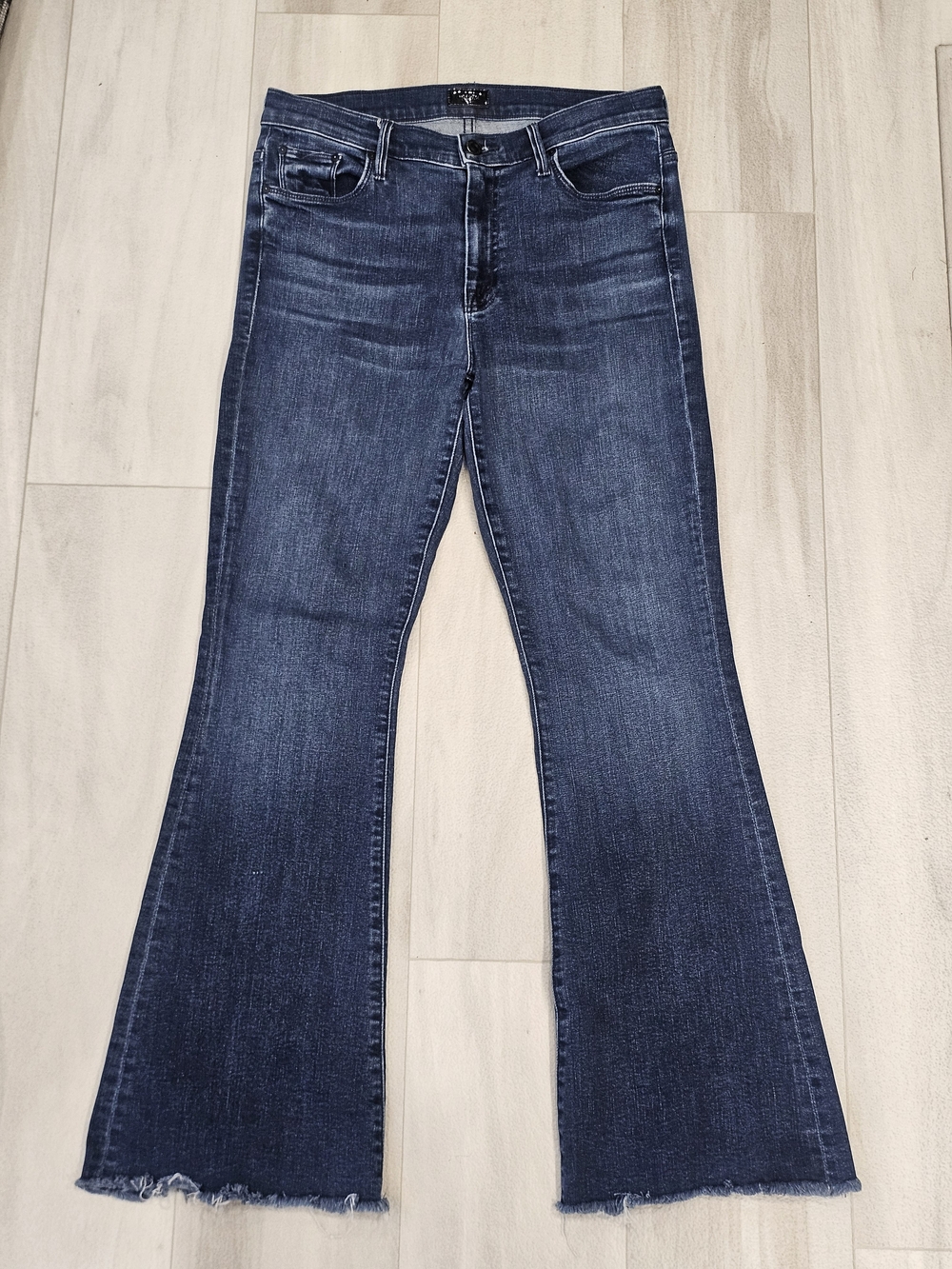 MOTHER The Weekender Fray Jeans Mint Condition Size 29